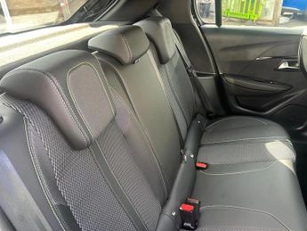 Peugeot 208 1.2 Hybrid 136 GT 5dr e-DSC6