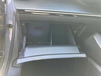 Peugeot 208 1.2 Hybrid 100 Allure 5dr e-DSC6