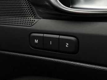 Volvo Xc40 2.0 B4P Inscription 5dr Auto