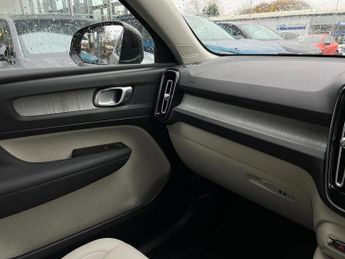Volvo Xc40 2.0 B4P Inscription 5dr Auto