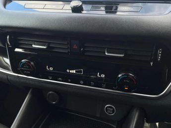 Nissan Qashqai 1.3 DiG-T MH 158 N-Connecta 5dr Xtronic