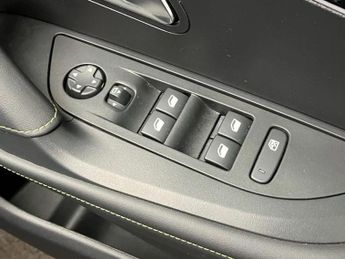 Peugeot 2008 115kW GT 54kWh 5dr Auto
