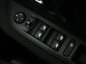 Peugeot 208 1.2 PureTech 100 Active Premium + 5dr EAT8