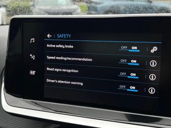 Peugeot 208 1.2 PureTech 100 Active Premium + 5dr EAT8