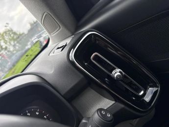 Volvo Xc40 2.0 B4P Inscription 5dr AWD Auto [7 speed]