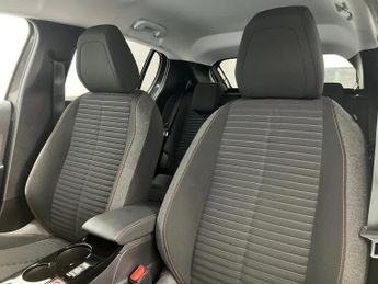 Peugeot 208 1.2 PureTech 100 Active Premium + 5dr EAT8