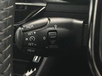 Peugeot 2008 100kW Active Premium 50kWh 5dr Auto