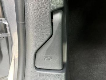 Peugeot 208 100kW E-Style 50kWh 5dr Auto