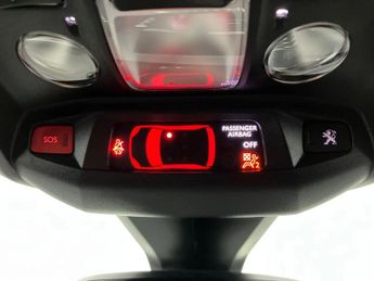 Peugeot 3008 1.6 Hybrid4 300 Allure Premium+ 5dr e-EAT8