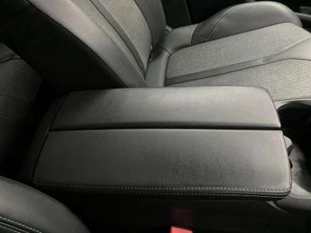 Peugeot 3008 1.6 Hybrid4 300 Allure Premium+ 5dr e-EAT8