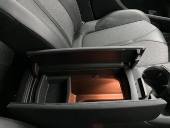 Peugeot 3008 1.6 Hybrid4 300 Allure Premium+ 5dr e-EAT8