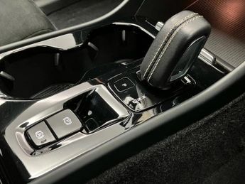 Volvo Xc40 1.5 T3 [163] R DESIGN 5dr Geartronic