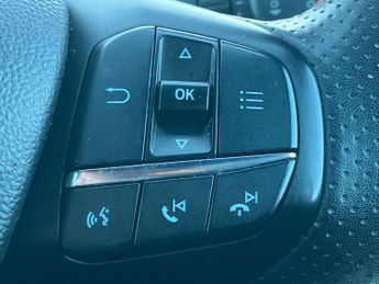 Ford Focus 1.0 EcoBoost Hybrid mHEV 155 ST-Line Vign 5dr Auto