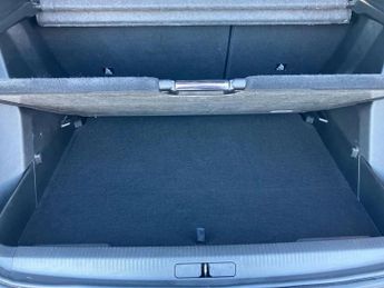 Peugeot 2008 100kW Allure Premium+ 50kWh 5dr Auto