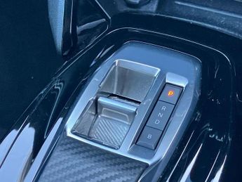 Peugeot 2008 100kW Allure Premium+ 50kWh 5dr Auto