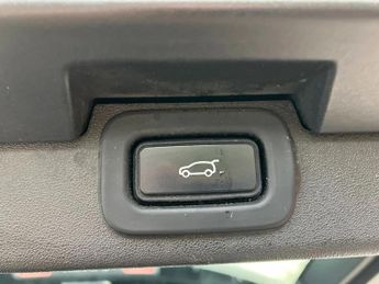 Land Rover Discovery 3.0 D250 R-Dynamic SE 5dr Auto