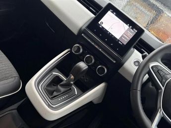 Renault Clio 1.6 E-TECH full hybrid 145 Techno 5dr Auto