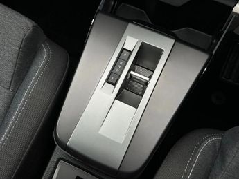 Vauxhall Frontera 83kW Design 44kWh 5dr Auto