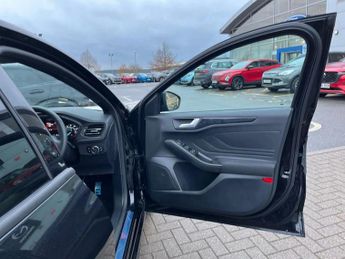 Ford Focus 1.0 EcoBoost Hybrid mHEV 155 ST-Line 5dr Auto