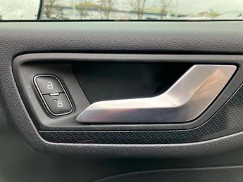 Ford Kuga 2.5 FHEV ST-Line X Edition 5dr CVT