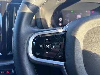 Volvo Xc60 2.0 B5P R DESIGN Pro 5dr AWD Geartronic