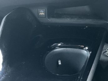 Toyota C-HR 1.8 Hybrid Design 5dr CVT