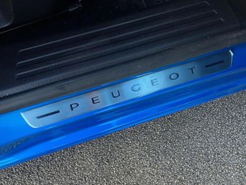Peugeot 2008 100kW GT Premium 50kWh 5dr Auto