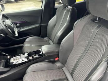 Peugeot 2008 115kW GT 54kWh 5dr Auto