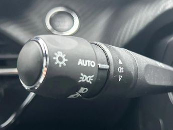 Peugeot 2008 115kW GT 54kWh 5dr Auto