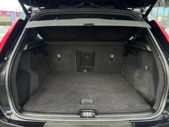 Volvo Xc40 2.0 B4P R DESIGN 5dr AWD Auto