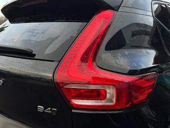 Volvo Xc40 2.0 B4P R DESIGN 5dr AWD Auto