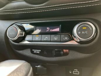 Nissan Juke 1.6 Hybrid N-Connecta 5dr Auto