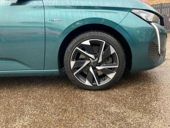 Peugeot 308 1.6 Plug-in Hybrid Allure Premium 5dr e-EAT8