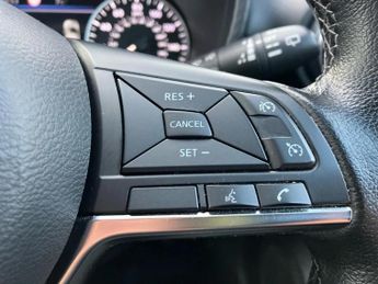 Nissan Juke 1.6 Hybrid N-Connecta 5dr Auto