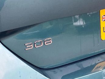 Peugeot 308 1.2 PureTech Allure Premium 5dr EAT8