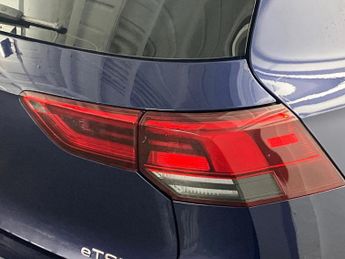 Volkswagen Golf 1.5 eTSI 150 R-Line 5dr DSG