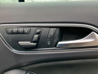 Mercedes-Benz Gla GLA 250 4Matic AMG Line 5dr Auto [Premium Plus]