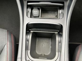Mercedes-Benz Gla GLA 250 4Matic AMG Line 5dr Auto [Premium Plus]