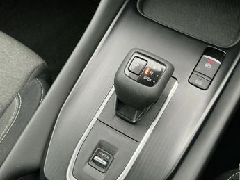 Nissan Qashqai 1.3 DiG-T MH 158 N-Connecta 5dr Xtronic