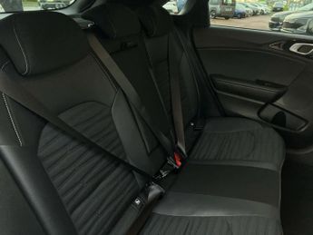 Kia Ceed 1.5T GDi ISG 138 GT-Line 5dr DCT