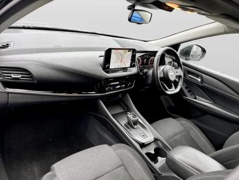 Nissan Qashqai 1.3 DiG-T MH 158 N-Connecta 5dr Xtronic