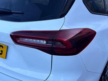 Ford Focus 1.0 EcoBoost Hybrid mHEV 155 ST-Line 5dr Auto