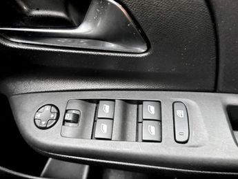 Vauxhall Corsa 100kW Design 50kWh 5dr Auto