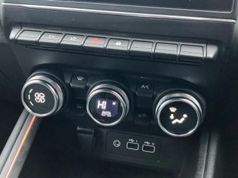 Renault Clio 1.6 E-TECH full hybrid 145 Techno 5dr Auto