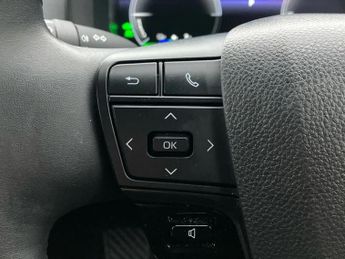 Toyota C-HR 2.0 PHEV Design 5dr CVT