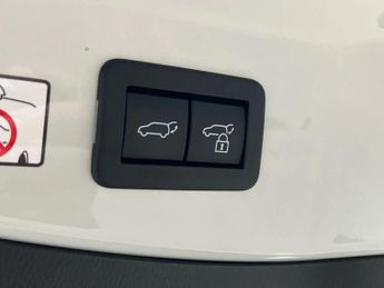 Toyota C-HR 2.0 PHEV Design 5dr CVT