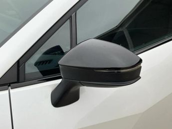 Toyota C-HR 2.0 PHEV Design 5dr CVT