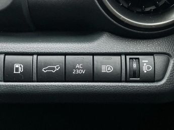 Toyota C-HR 2.0 PHEV Design 5dr CVT