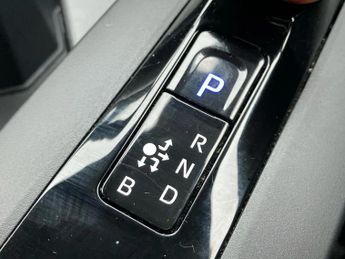 Toyota C-HR 2.0 PHEV Design 5dr CVT