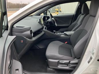 Toyota C-HR 2.0 PHEV Design 5dr CVT